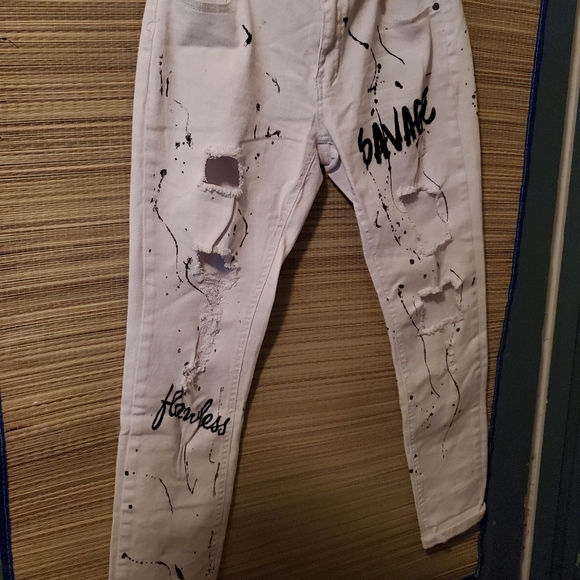 The Style Between Us: Distressed Jeans - Picture 15 of 15